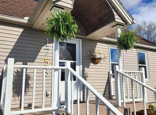 1753 S Hughes Rd, Brighton, MI