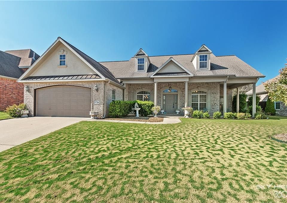 1st image of 5716 S Berry Farm Dr
