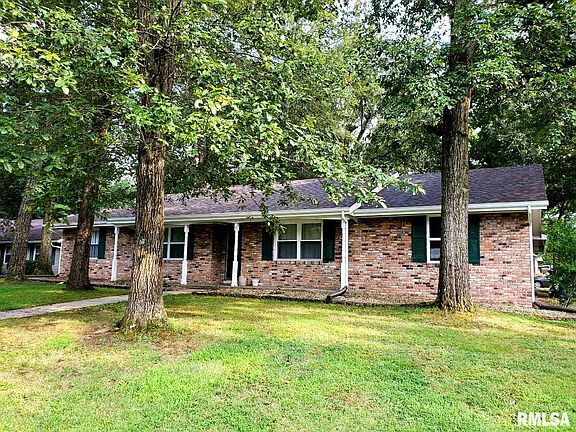 3rd image of 15 Edgewood Ln N