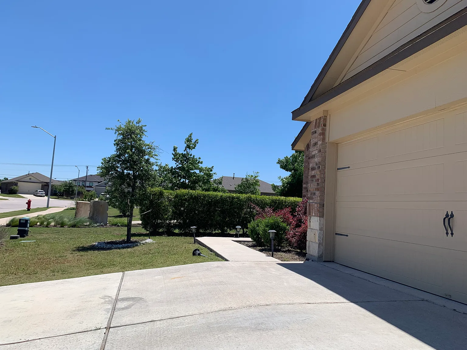 3 bed, 1754 sqft, $2,200 — Photo 3