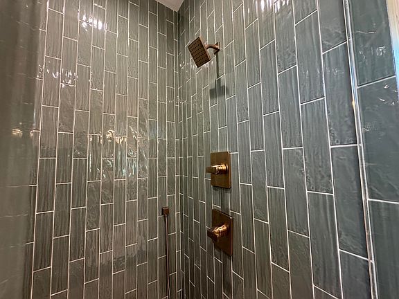 3rd image of 319 Pine Ridge Rd