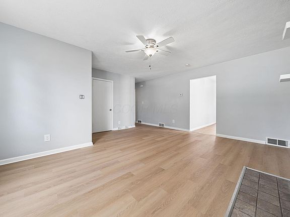 5th image of 47 Fernhill Ave
