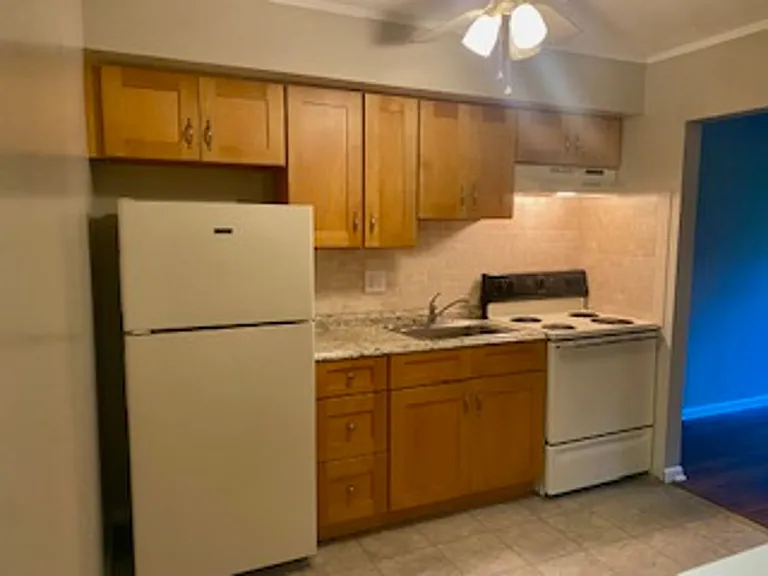 1118 Lafayette Ave — Photo 9