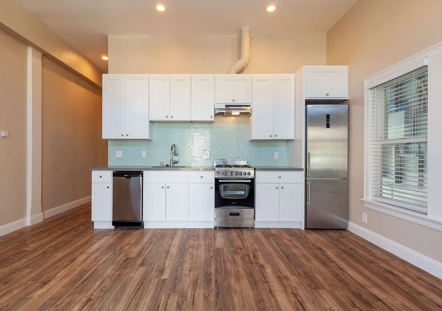 3791 Webster (Arx) — Photo 1