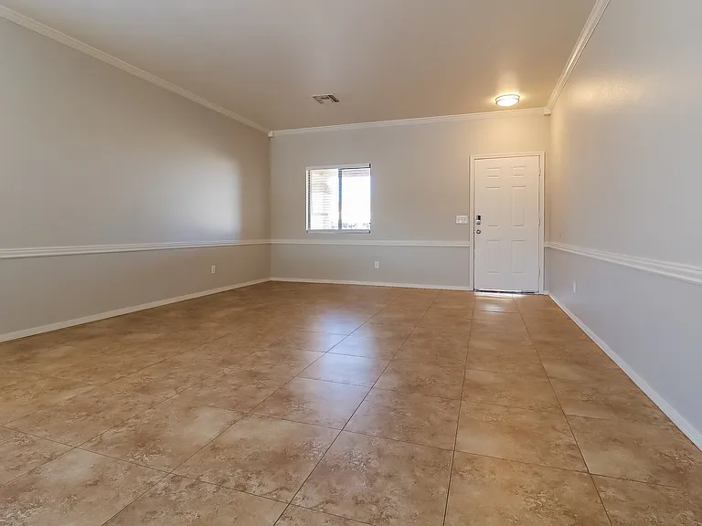11823 W Roanoke Ave — Photo 7