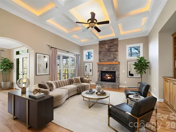 886 Soquili Dr, Brevard, NC 28712