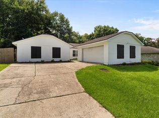 122 Lake Forest Blvd, Daphne, AL 36526