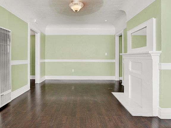 4th image of 1296 W Jefferson Blvd