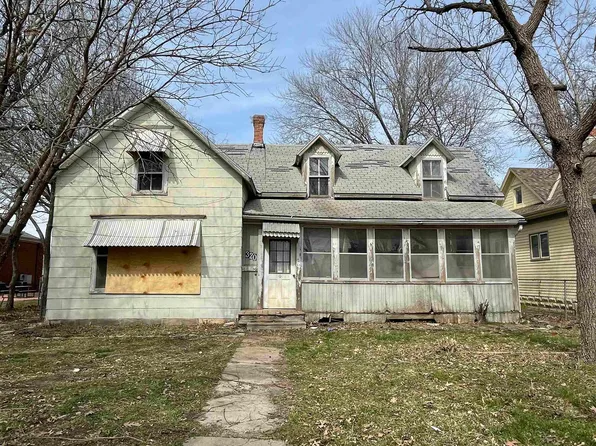 320 E 1st St, Newton, KS 67114