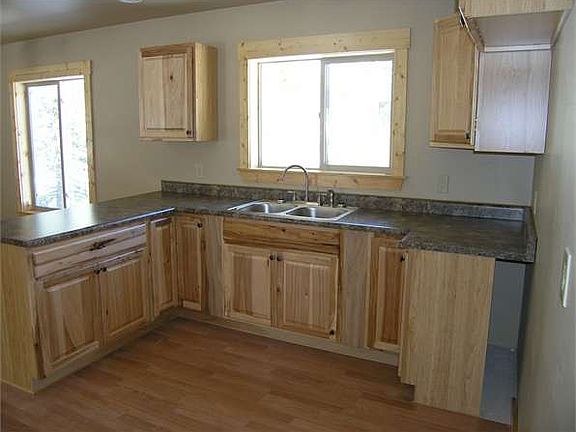 3rd image of 380 Birch Dr