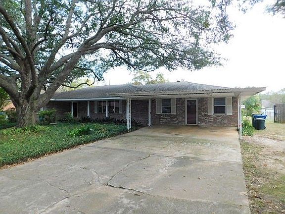 2nd image of 3004 Royal Dr