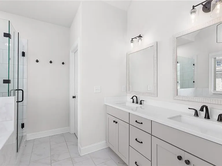 301 Marlowe Aly — Photo 32