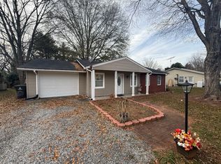 2906 Navajo Ave, Winston Salem, NC 27103