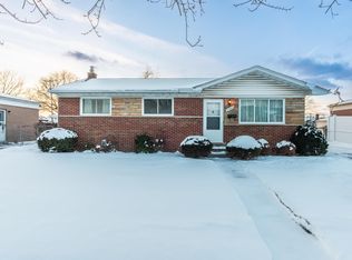 27443 Strathmoor Dr, Warren, MI 48092