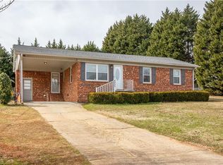 4355 Briarcliff Rd, Thomasville, NC 27360