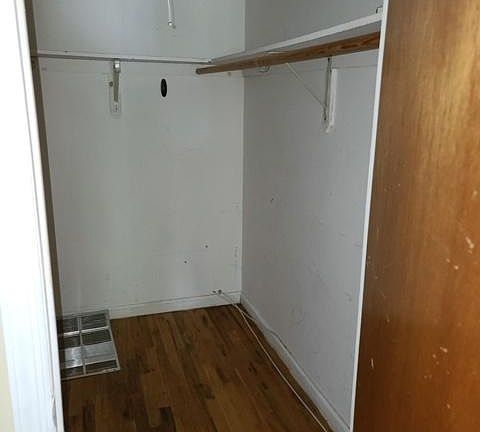 3rd image of 2707 Gifford Ave #3