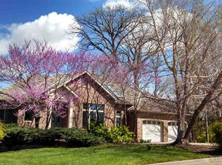 2401 Hillview Dr, Manhattan, KS 66502