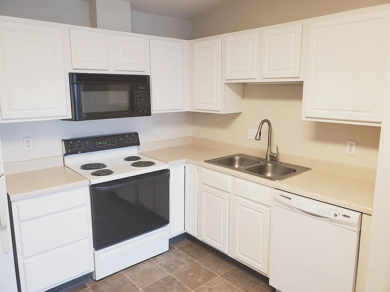 2 bed, 900 sqft, $1,400 — Photo 4