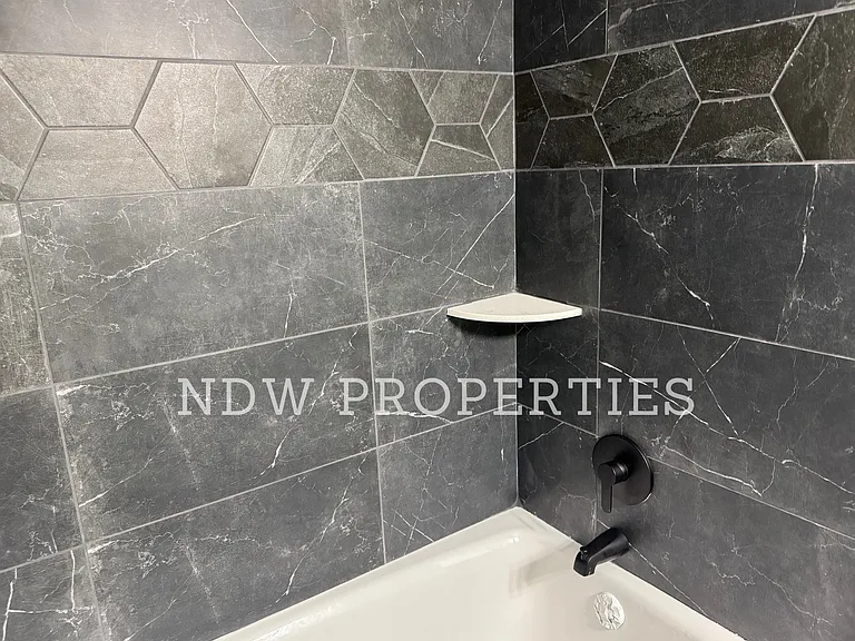 3408 Greenbriar Dr — Photo 17