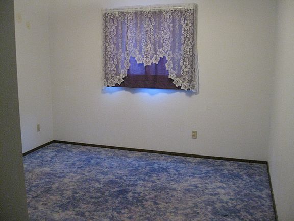 4th image of 110 Heather Ln