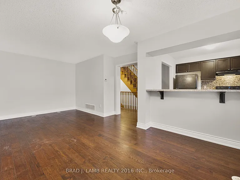 930 Nadalin Hts — Photo 8