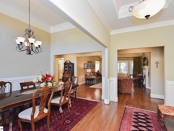 4th image of 112 Charleston Oak Ln