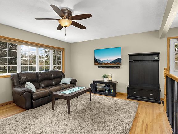 4th image of 2293 Golfview Dr