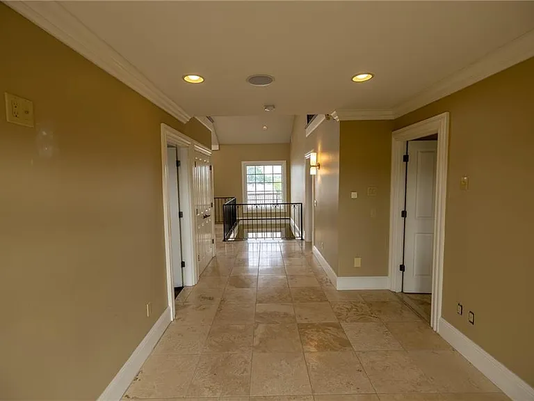 945 Westminster St #2 — Photo 22