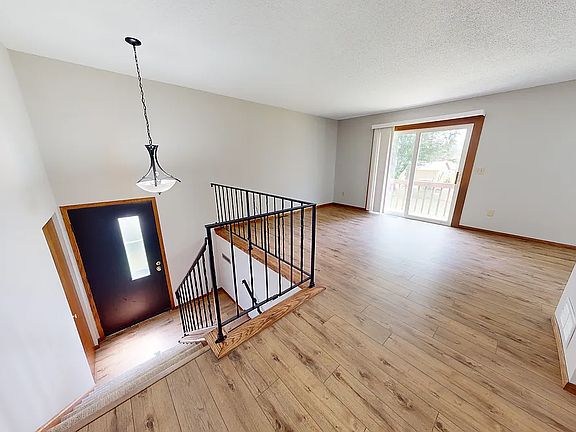 5th image of 2093 Bradley St N #2103