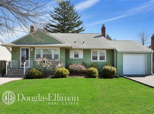 5 High St, Hicksville, NY 11801