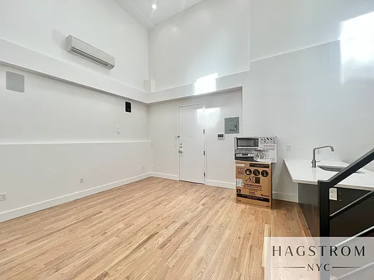 Rented by Hagstrom Management Inc | media 27