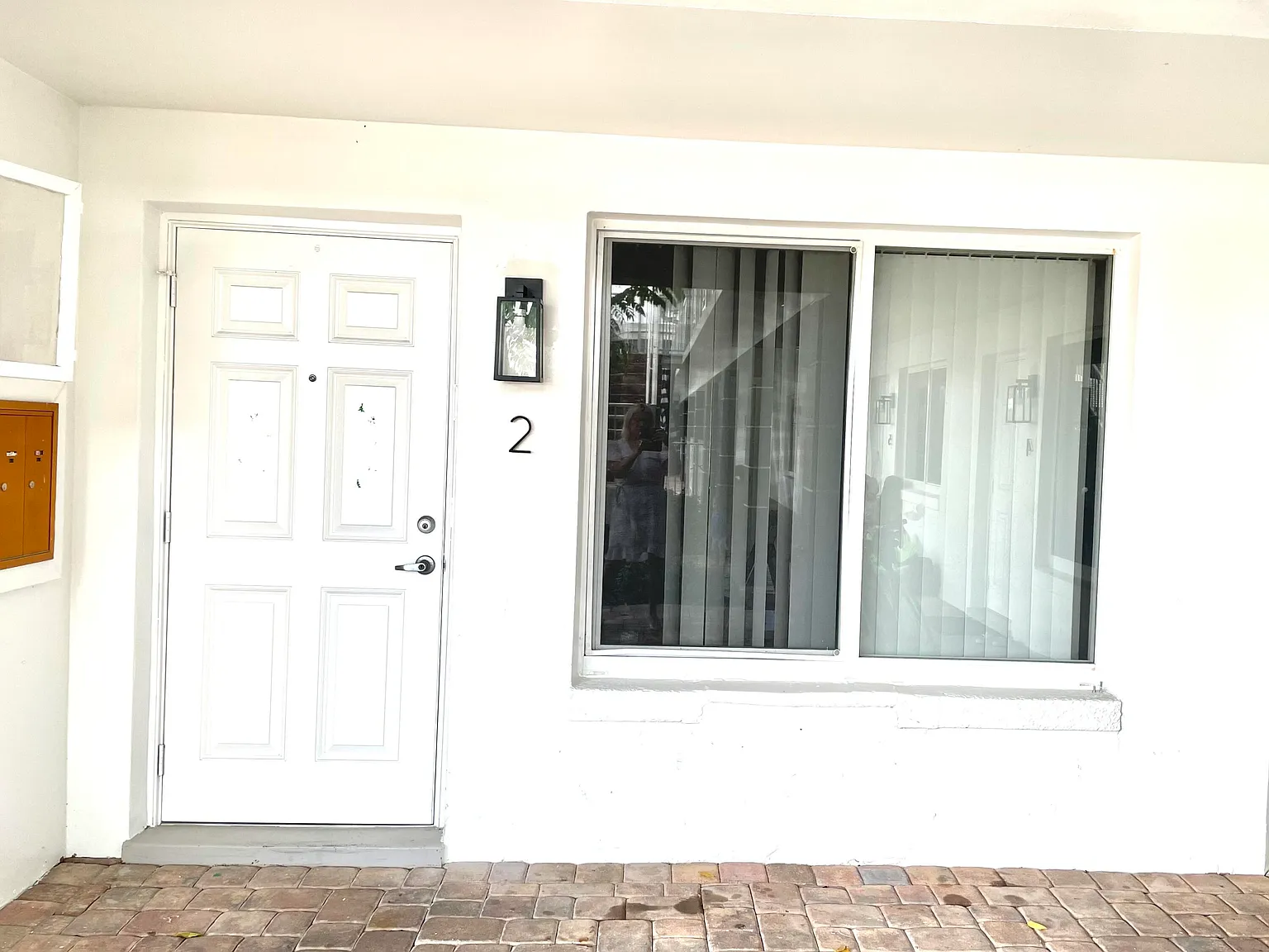 2 bed, 1.0 bath, 1100 sqft, $1,900 — Photo 3