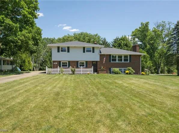 1110 Singing Brook Ave NW, Massillon, OH 44646