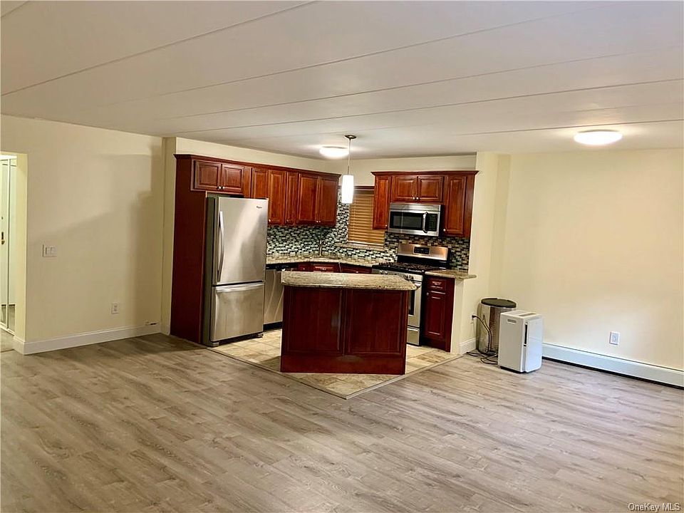 1st image of 2035 Central Park Ave APT Ln