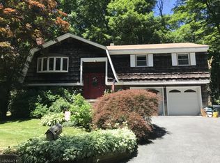 7 Starlight Rd, West Milford, NJ 07480