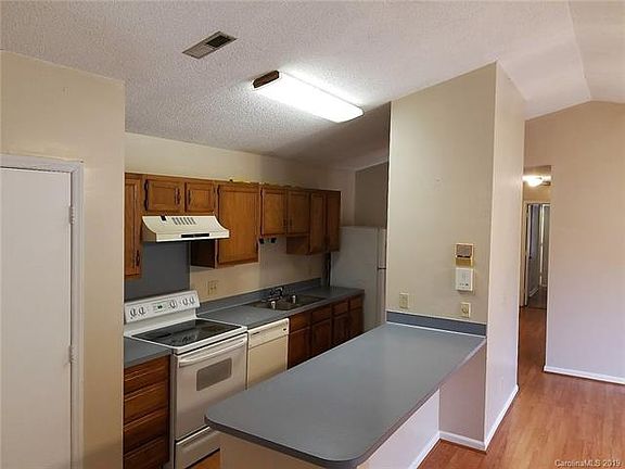 2nd image of 6147 Meadow Rose Ln