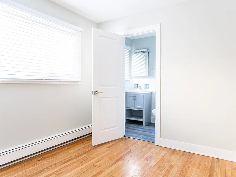 1W - Master Bedroom & Master Bathroom