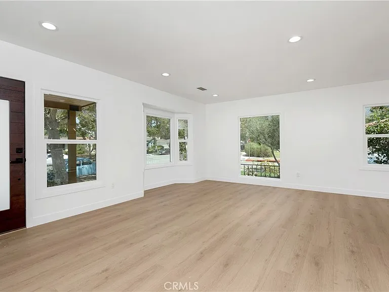 1016 Highland Ave — Photo 6