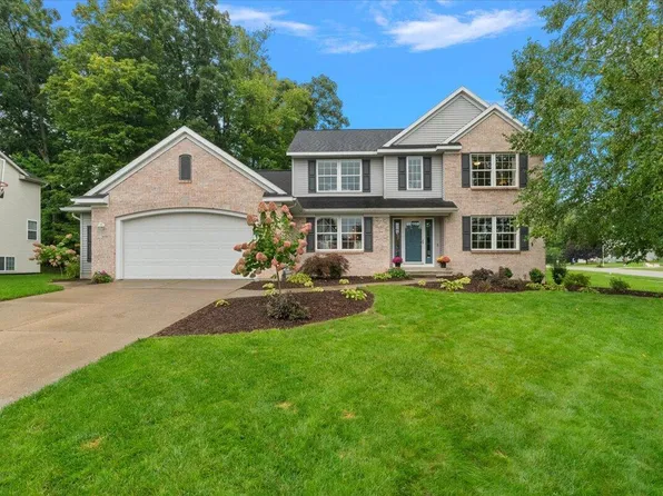 8140 Siesta Dr NE, Rockford, MI 49341