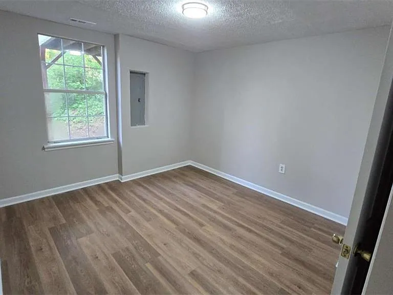 3025 Mangum Dr #B — Photo 10