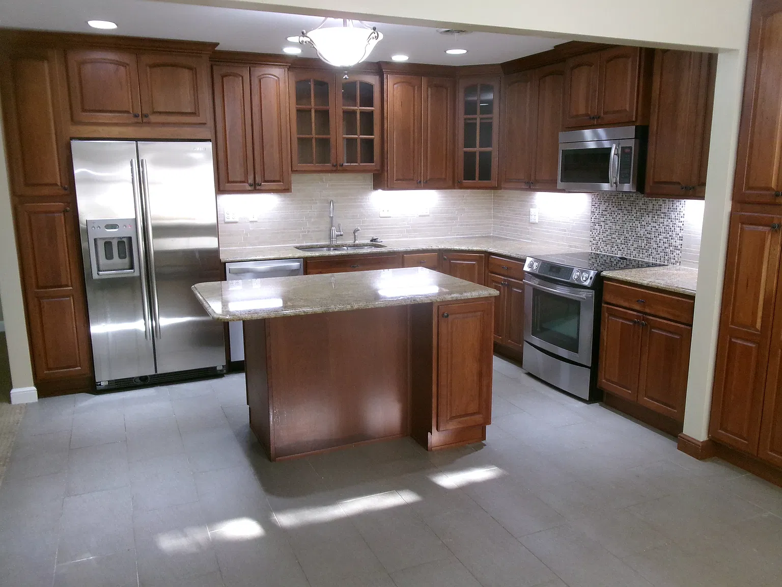 3 bed, 1443 sqft, $2,335 — Photo 2