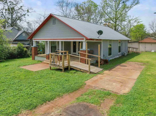 319 Harrison, Hughes Springs, TX 75656