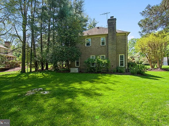 2nd image of 1034 Northwoods Trl