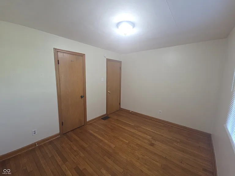 67 W Westfield Blvd — Photo 10