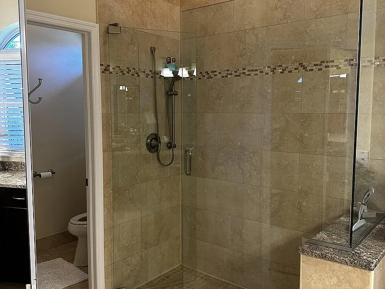 5209 SW 25th Pl — Photo 15