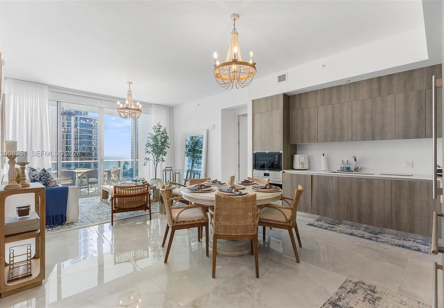 2 bed, 2.5 bath, 1385 sqft, $7,600 — Photo 3