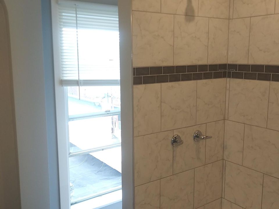 Standup shower ceramic tile