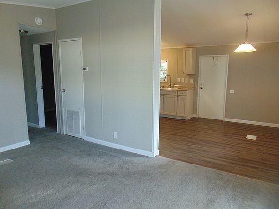 4th image of 6305 Lakewood Dr #316