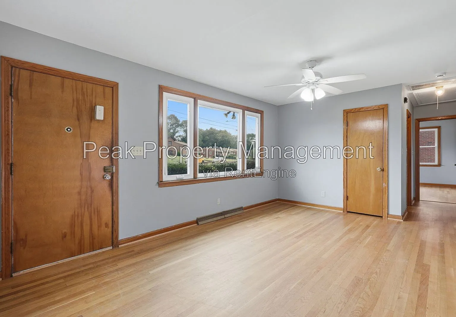 3 bed, 1.0 bath, 1097 sqft, $1,400 — Photo 4