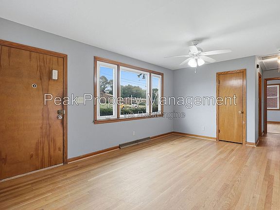 4th image of 912 Augusta Ave